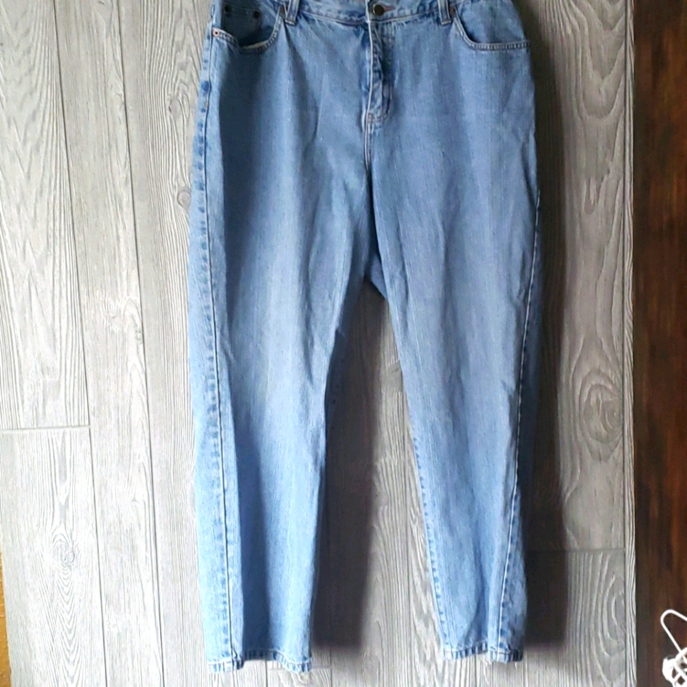 High-waisted mom jeans